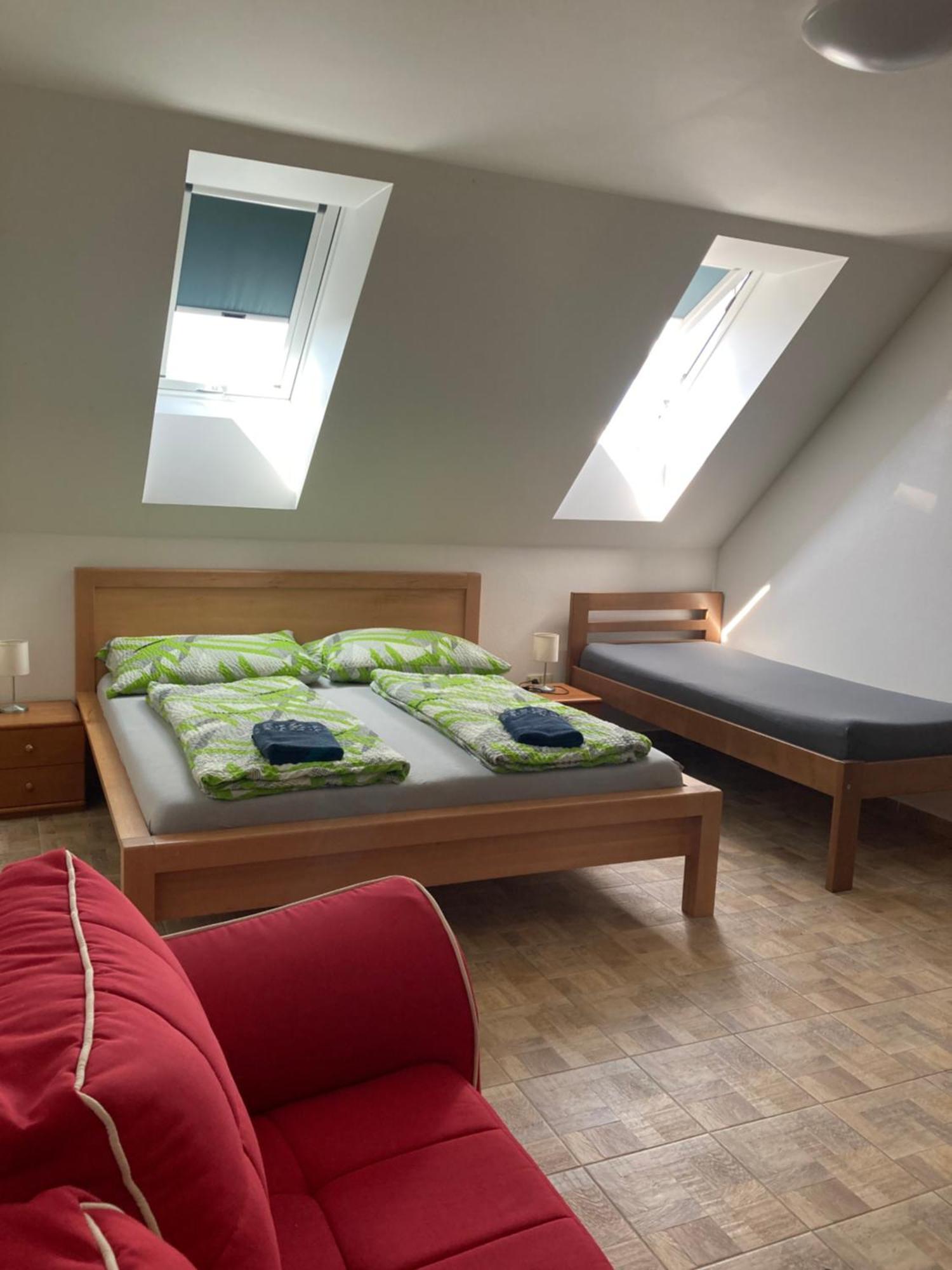 Apartmany S Klimatizaci - Penzion U Kudlacku Pouzdrany Exterior photo
